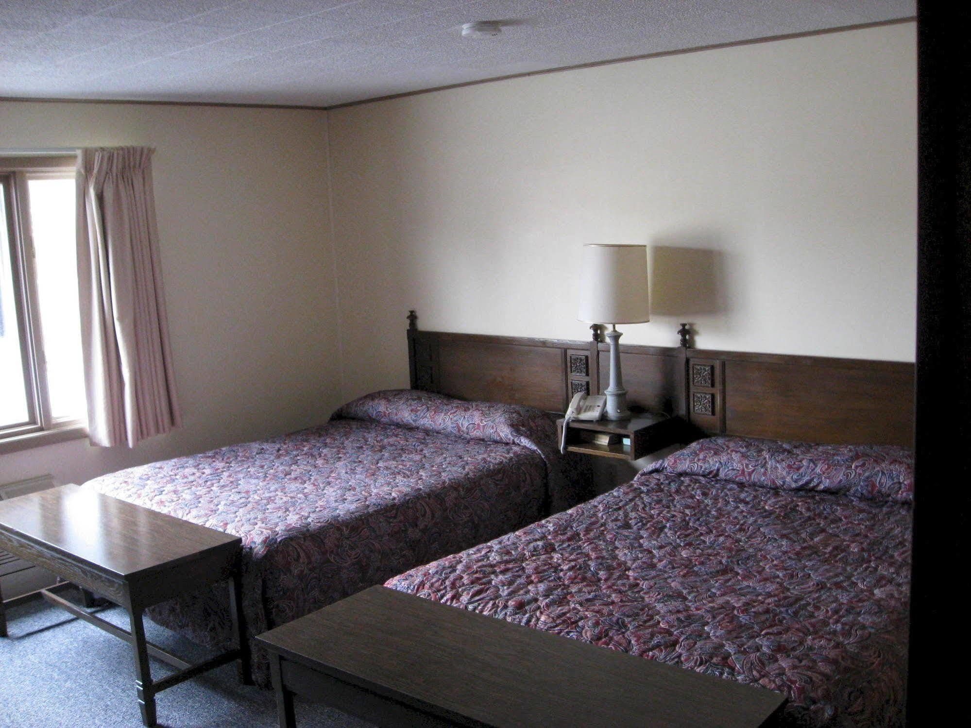 Oneida Village Inn Three Lakes Ngoại thất bức ảnh